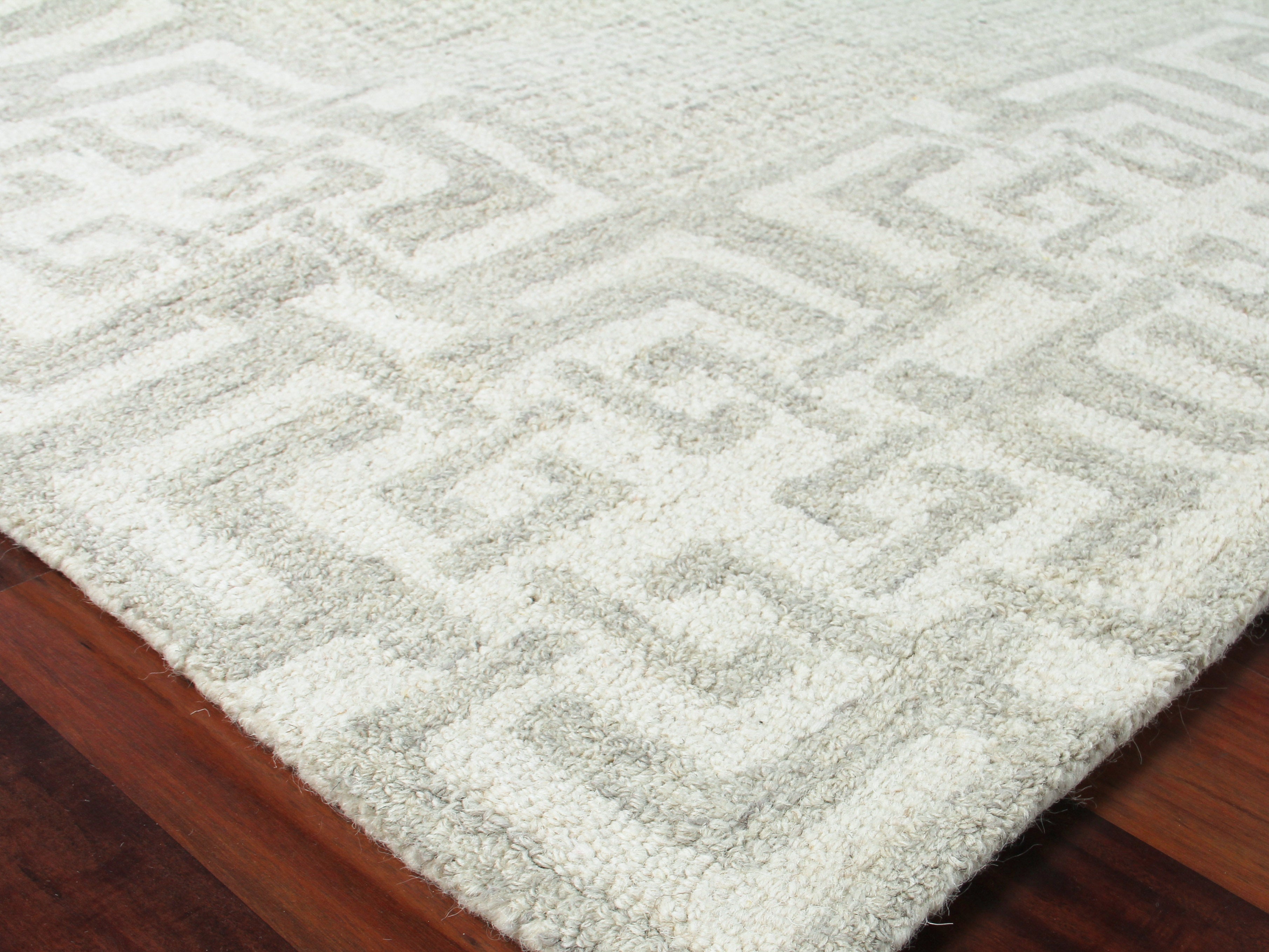 Caprice Silver/Ivory New Zealand Wool hand-tufted Area Rug